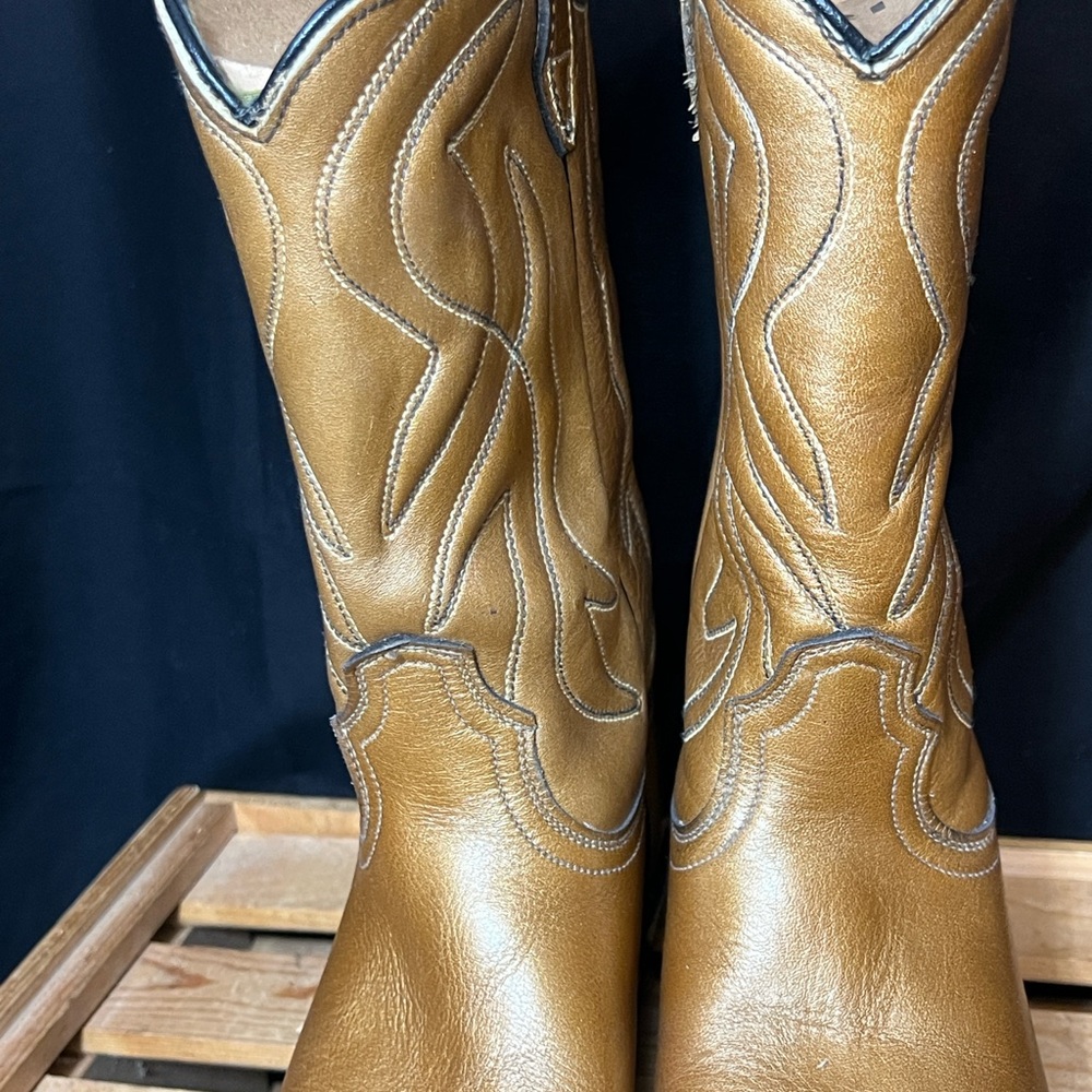Acme Women's Metallic Gold Western Boots. Size 7.5? - Picture 3 of 14